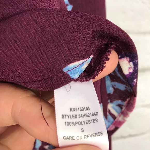 Living Doll Floral Keyhole BellSleeve Burgundy Spring Unique Blouse Size Small S - Picture 8 of 8